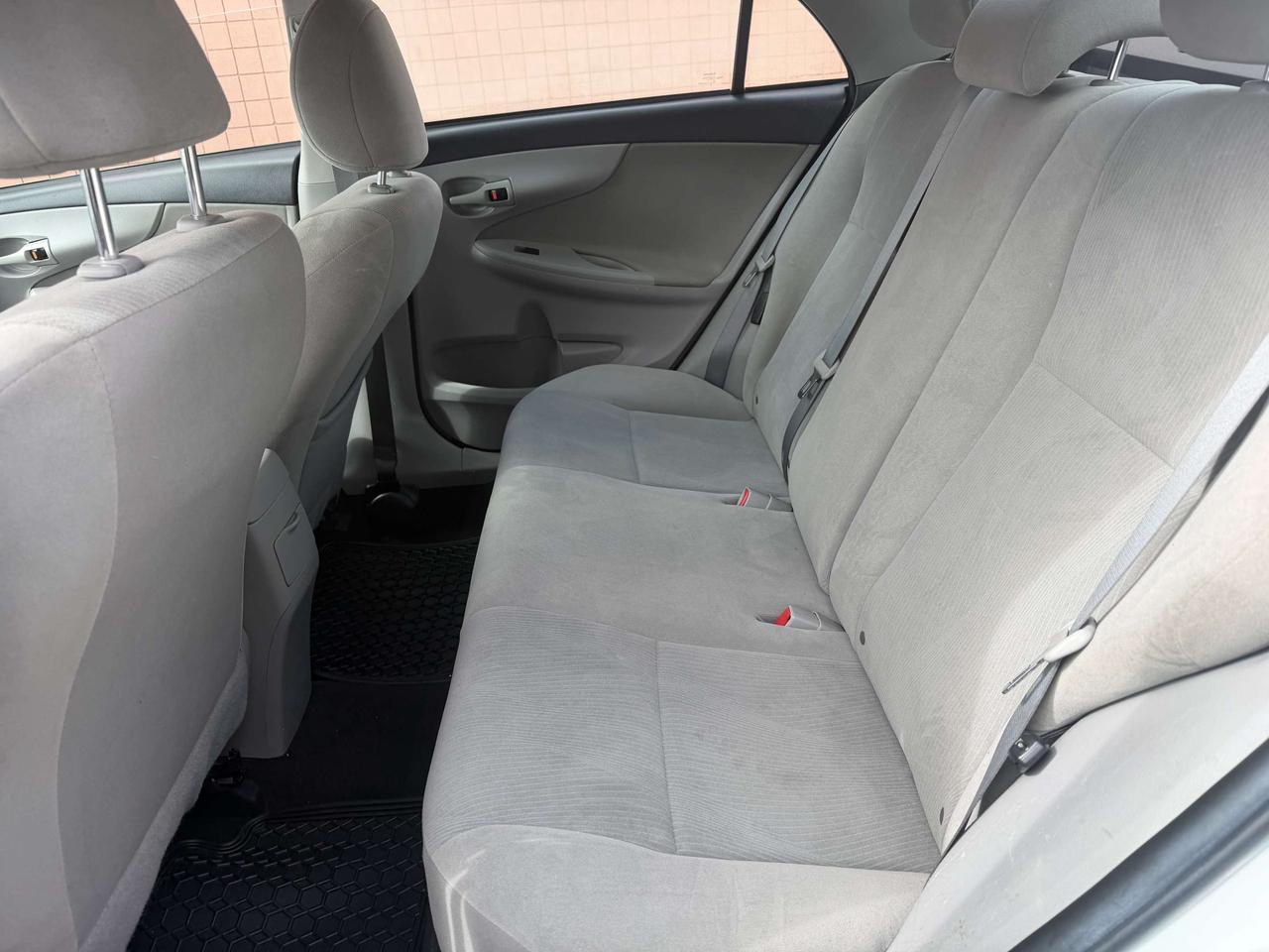 2012 Toyota Corolla 4dr Auto CE/ YES ONLY 67180 KMS !! COMES CERTIFIED Photo