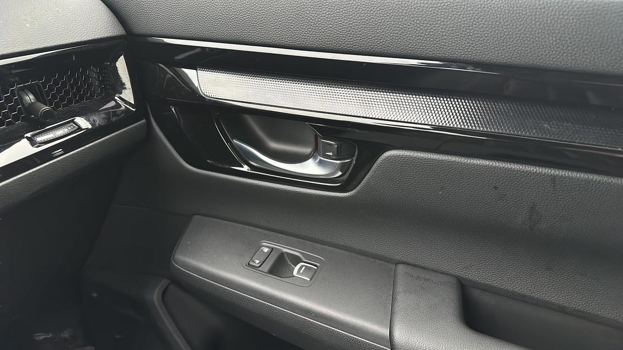 2024 Honda CR-V Hybrid Touring Photo