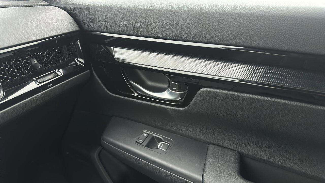 2024 Honda CR-V Hybrid Touring Photo