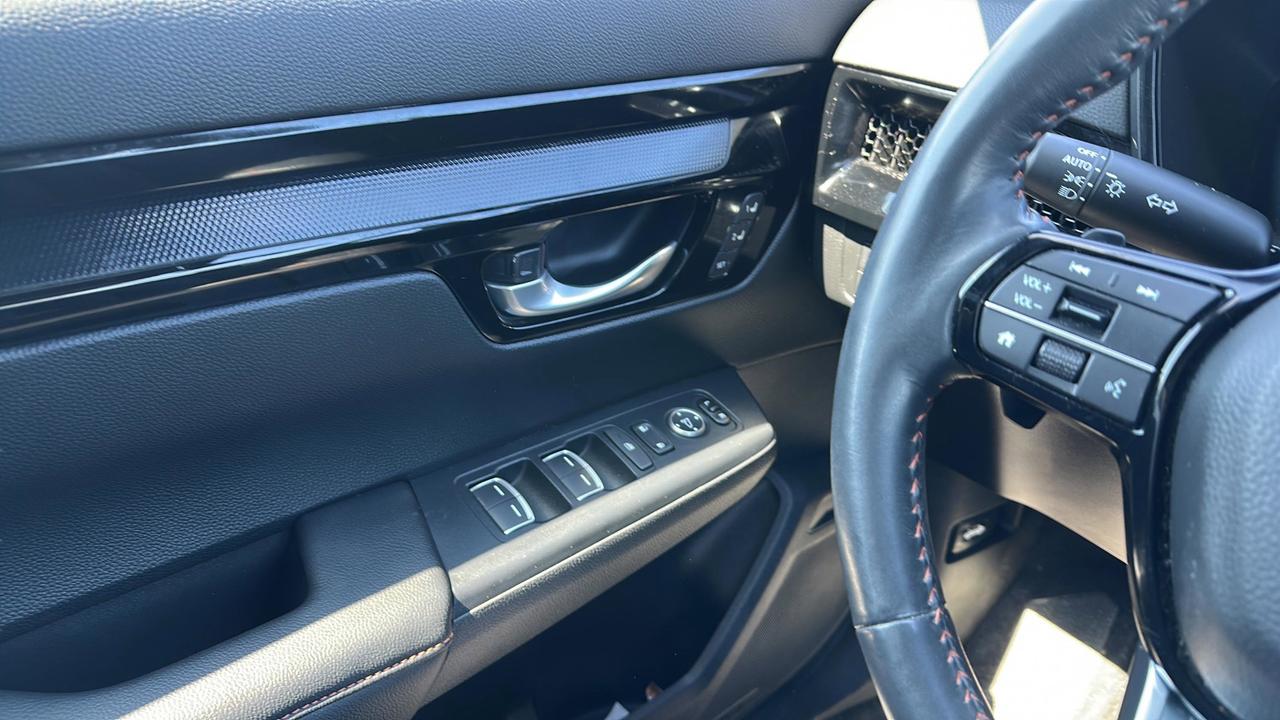 2024 Honda CR-V Hybrid Touring Photo