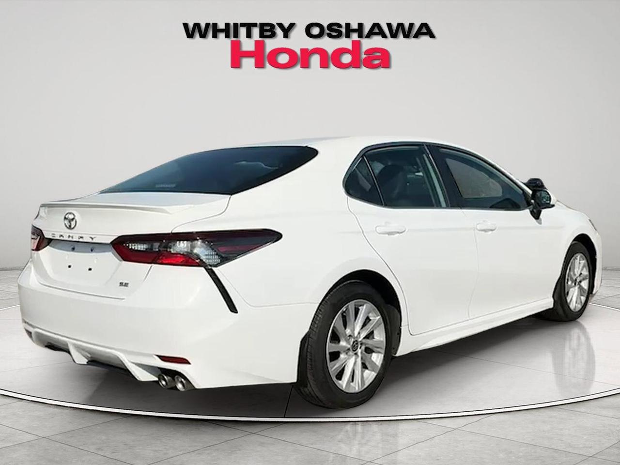 2024 Toyota Camry SE Photo