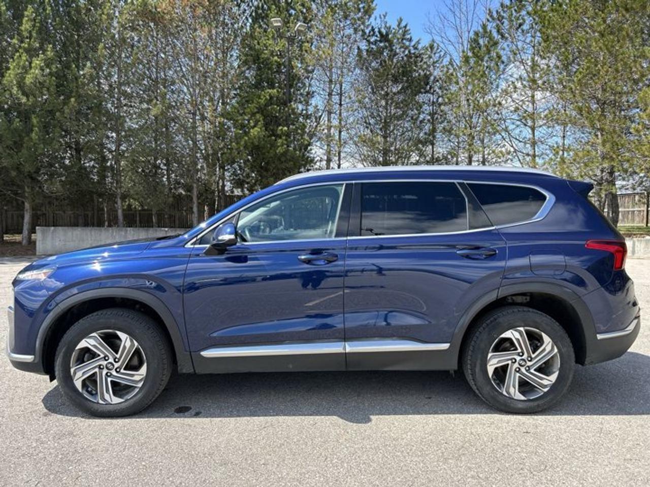 2022 Hyundai Santa Fe Preferred AWD | Heated Steering | No accidents Photo