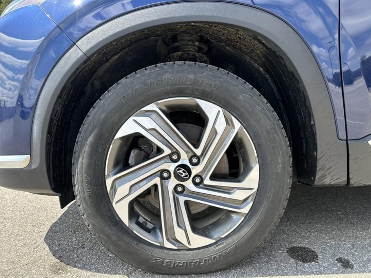 2022 Hyundai Santa Fe Preferred AWD | Heated Steering | No accidents Photo