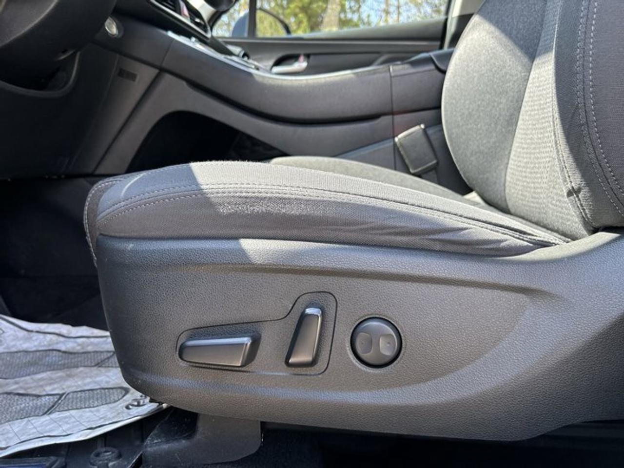 2022 Hyundai Santa Fe Preferred AWD | Heated Steering | No accidents Photo