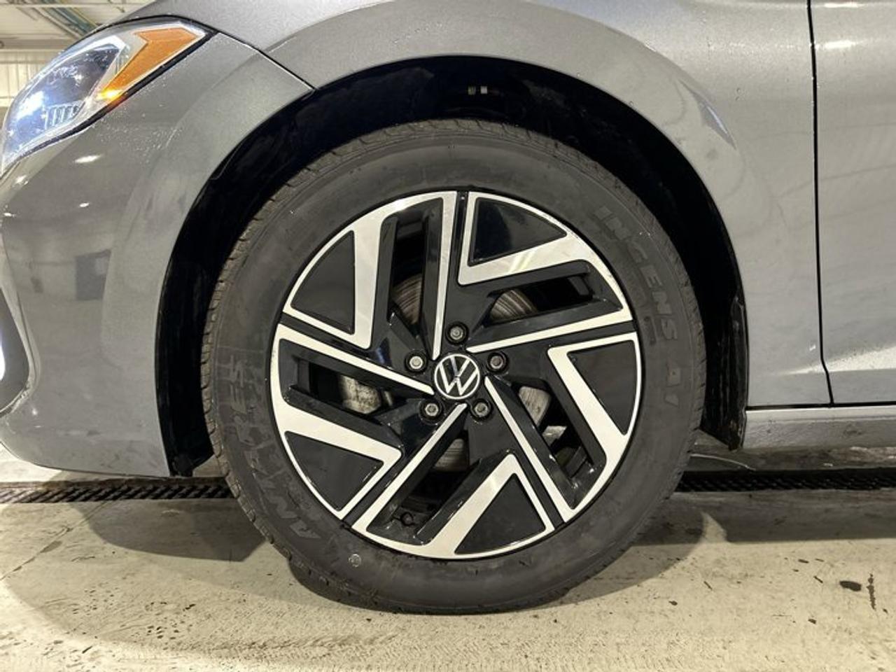 2023 Volkswagen Jetta Highline | Ventilated Seats | Leather Seats | One owner Photo