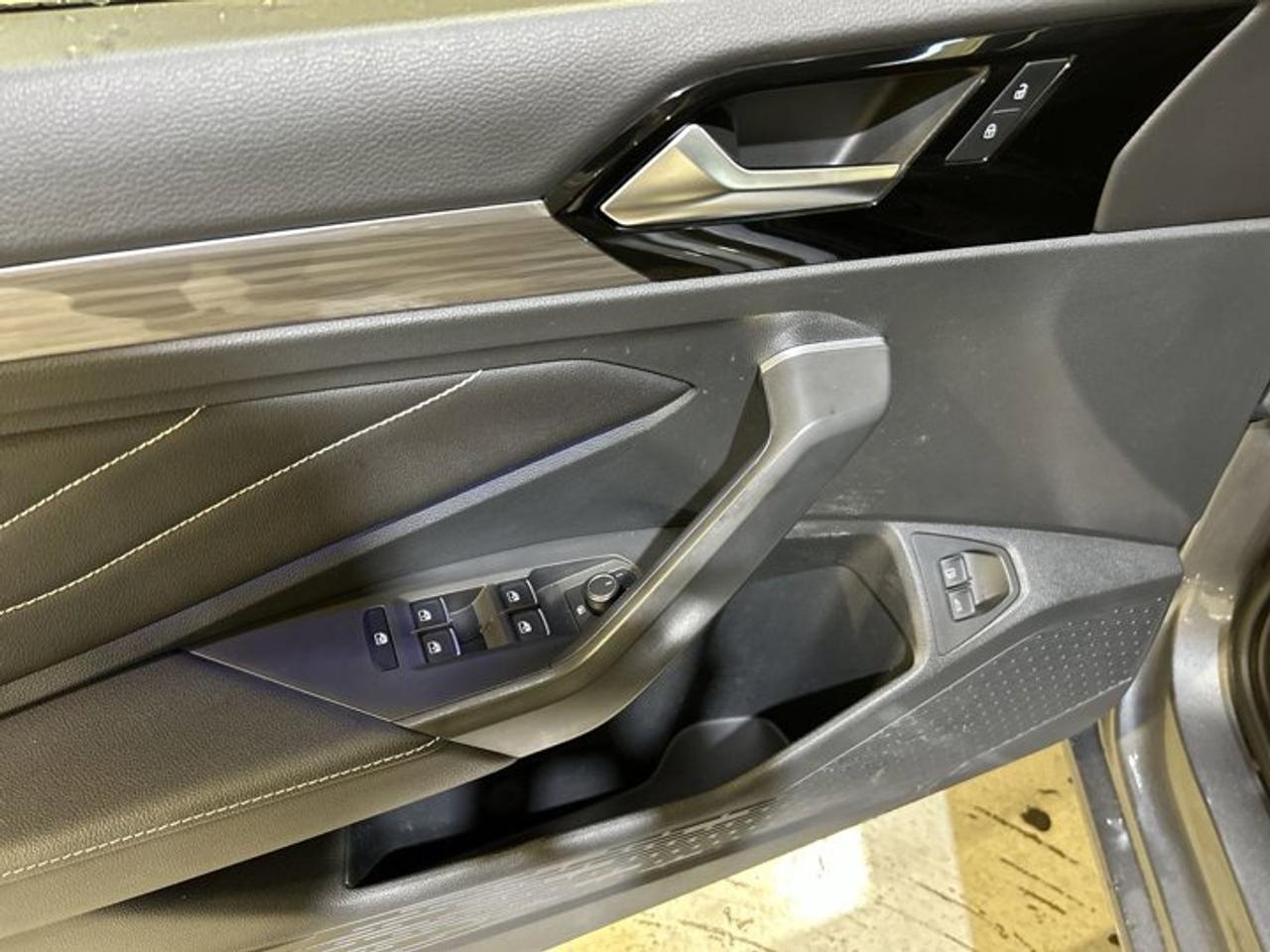 2023 Volkswagen Jetta Highline | Ventilated Seats | Leather Seats | One owner Photo