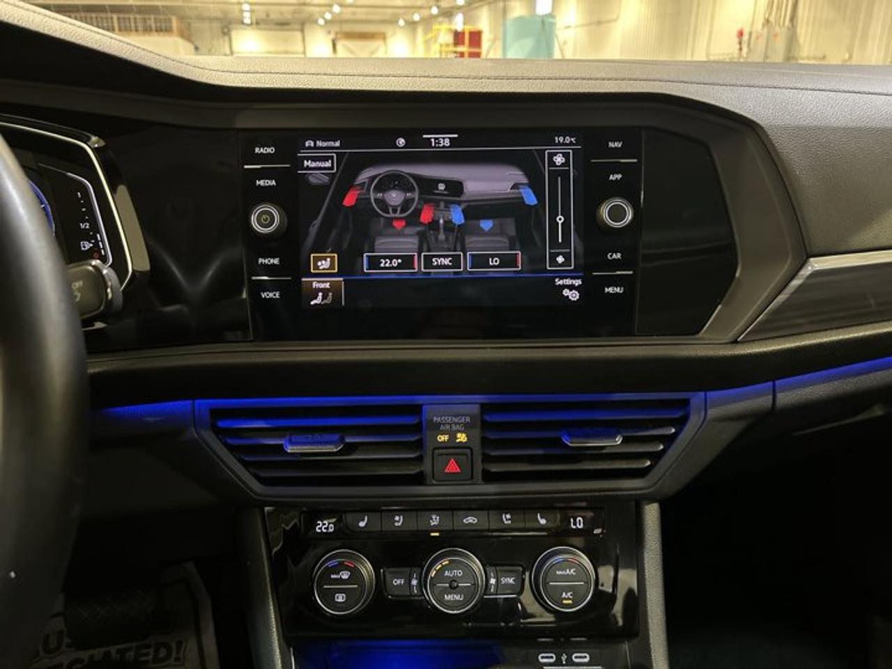 2023 Volkswagen Jetta Highline | Ventilated Seats | Leather Seats | One owner Photo