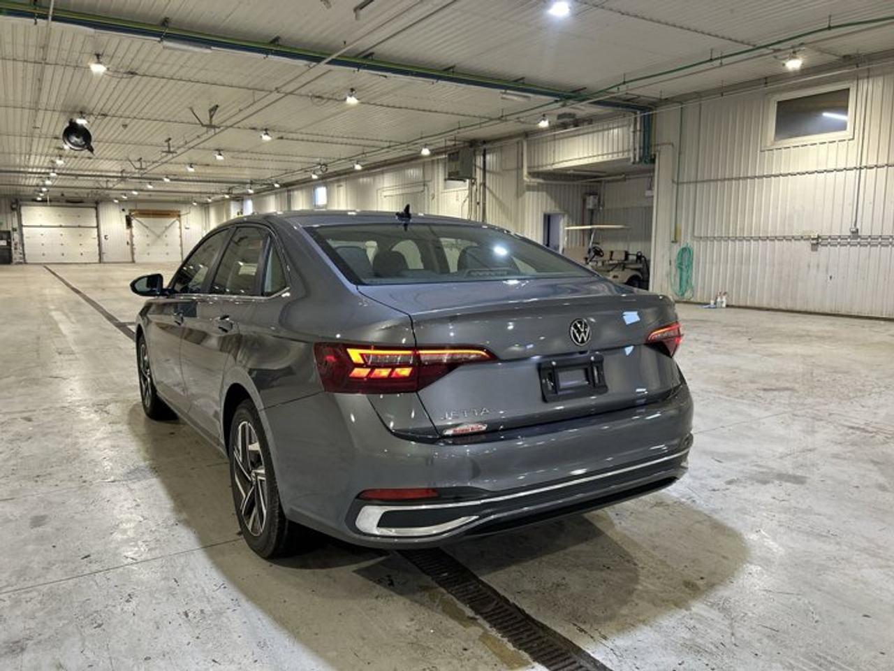 2023 Volkswagen Jetta Highline | Ventilated Seats | Leather Seats | One owner Photo