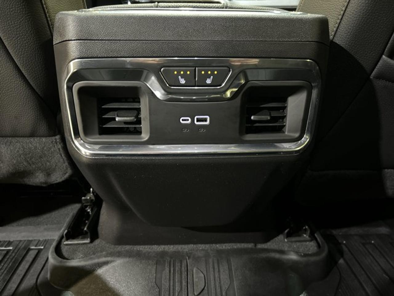 2024 GMC Sierra 1500 Denali Crew Cab 4WD | One owner | No accidents Photo