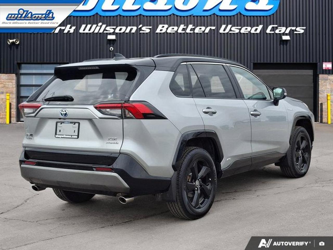 2021 Toyota RAV4 Hybrid XSE AWD | Sunroof | Leather | Radar Cruise | Heated Wheel + Seats | Power Seat | and More ! Photo4
