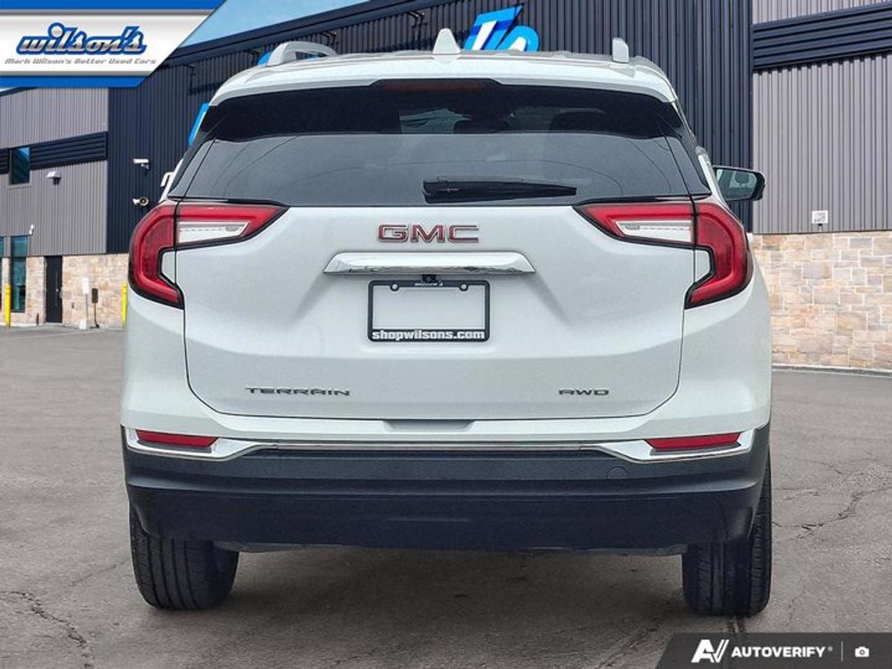 2024 GMC Terrain SLT AWD | Leather | Heated Wheel + Seats | Remote Start | CarPlay + Android | and More ! Photo