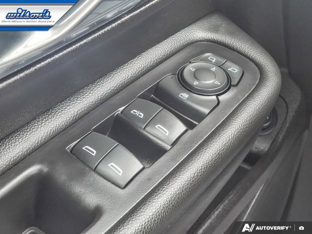 2024 GMC Terrain SLT AWD | Leather | Heated Wheel + Seats | Remote Start | CarPlay + Android | and More ! Photo