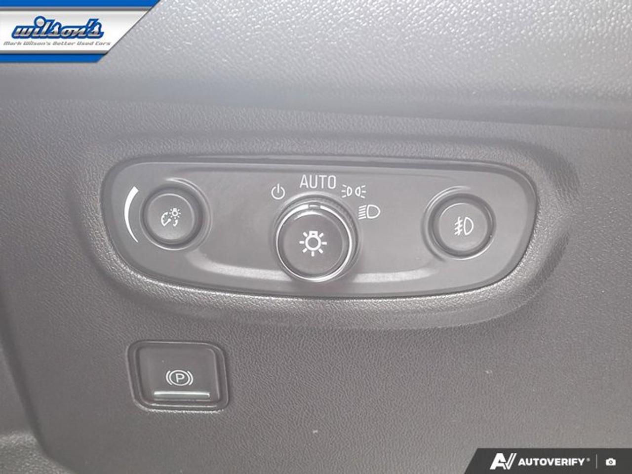 2024 GMC Terrain SLT AWD | Leather | Heated Wheel + Seats | Remote Start | CarPlay + Android | and More ! Photo