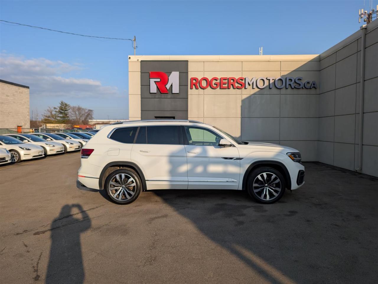 2023 Volkswagen Atlas 4MOTION - EXECLINE - PANO ROOF - NAV - TECH FEAT Photo