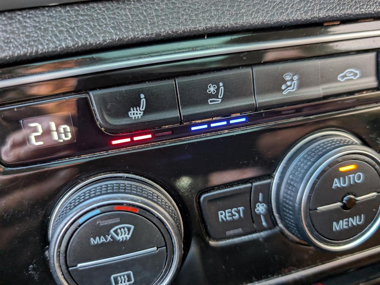 2023 Volkswagen Atlas 4MOTION - EXECLINE - PANO ROOF - NAV - TECH FEAT Photo