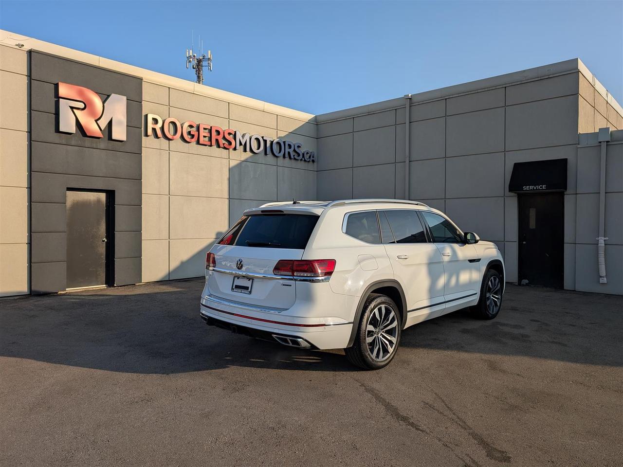 2023 Volkswagen Atlas 4MOTION - EXECLINE - PANO ROOF - NAV - TECH FEAT Photo4