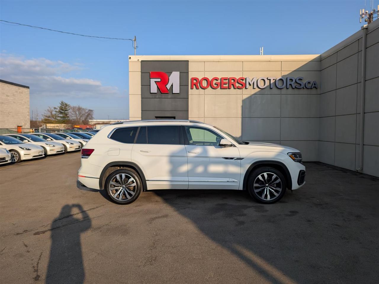 2023 Volkswagen Atlas 4MOTION - EXECLINE - PANO ROOF - NAV - TECH FEAT Photo