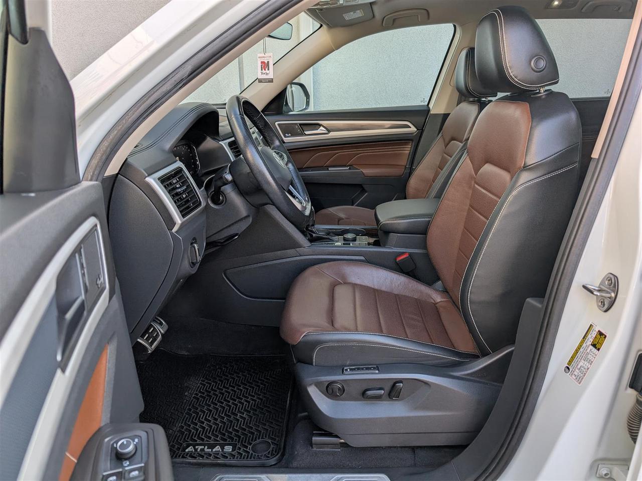2023 Volkswagen Atlas 4MOTION - EXECLINE - PANO ROOF - NAV - TECH FEAT Photo