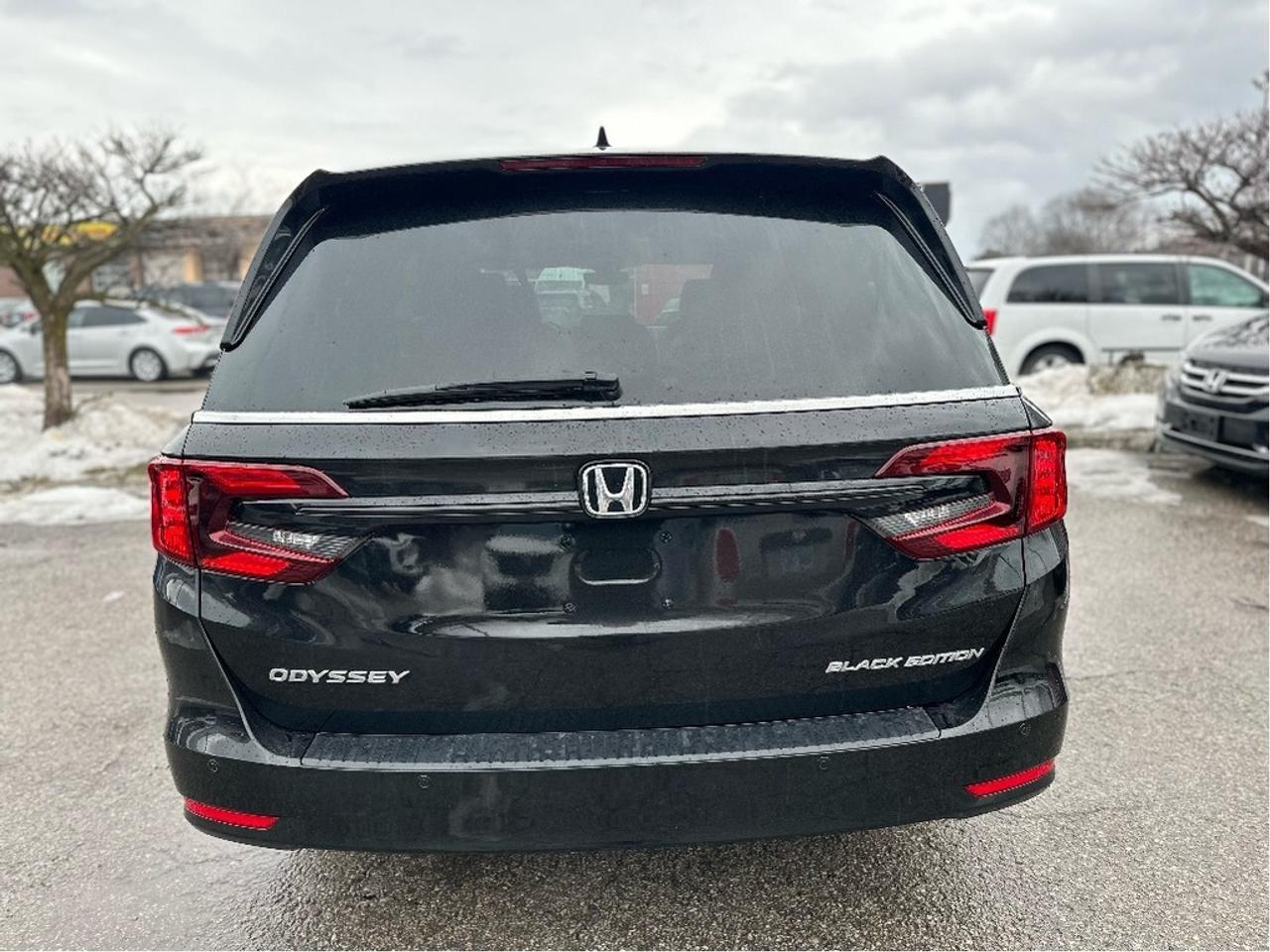 2023 Honda Odyssey Black Edition Photo4