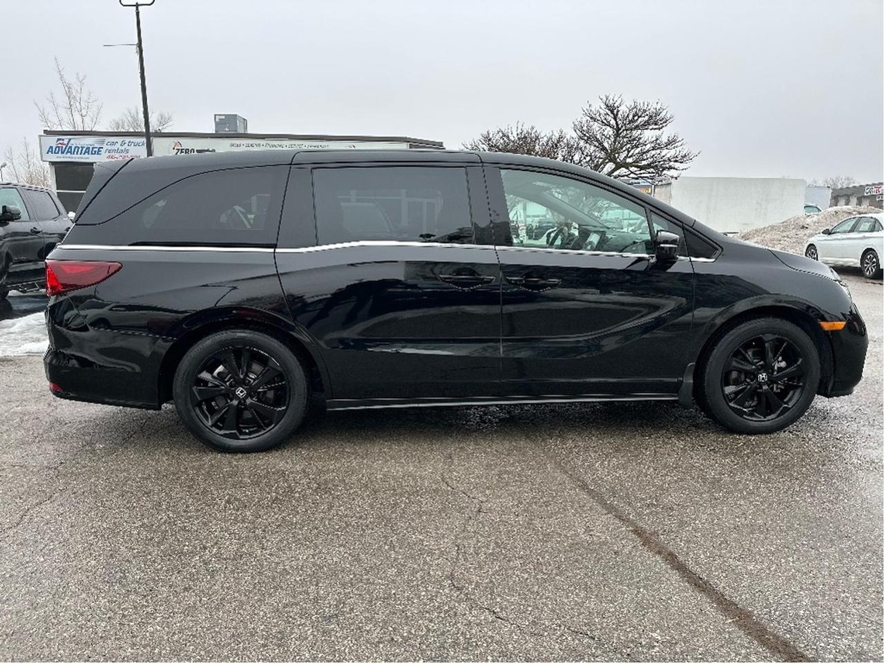 2023 Honda Odyssey Black Edition Photo