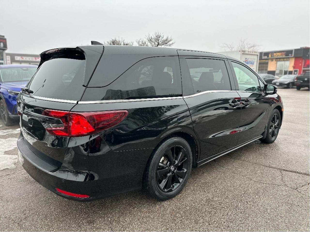 2023 Honda Odyssey Black Edition Photo