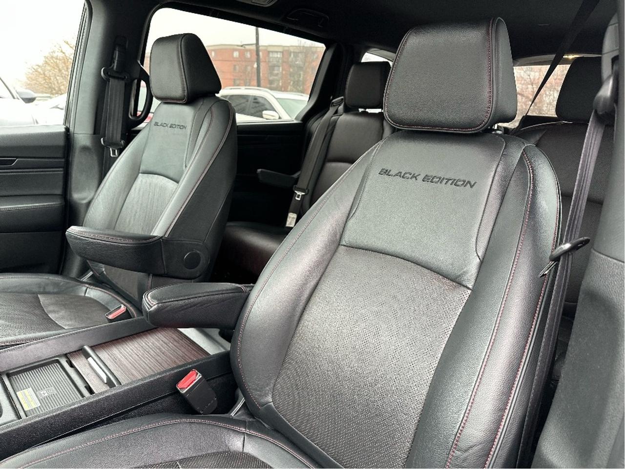 2023 Honda Odyssey Black Edition Photo