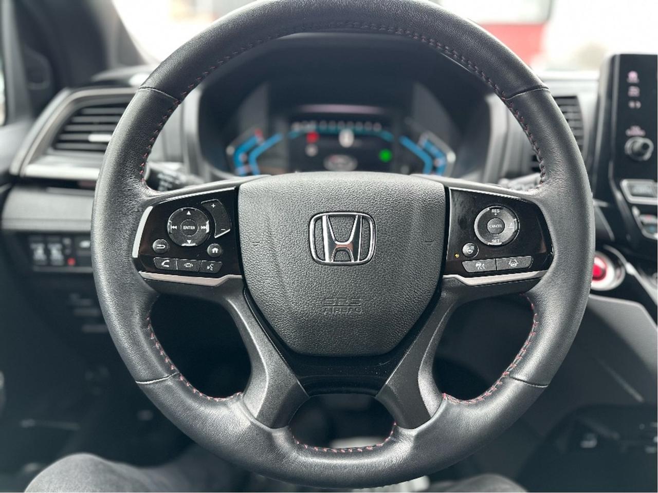 2023 Honda Odyssey Black Edition Photo