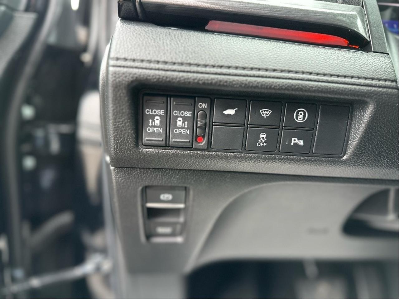 2023 Honda Odyssey Black Edition Photo