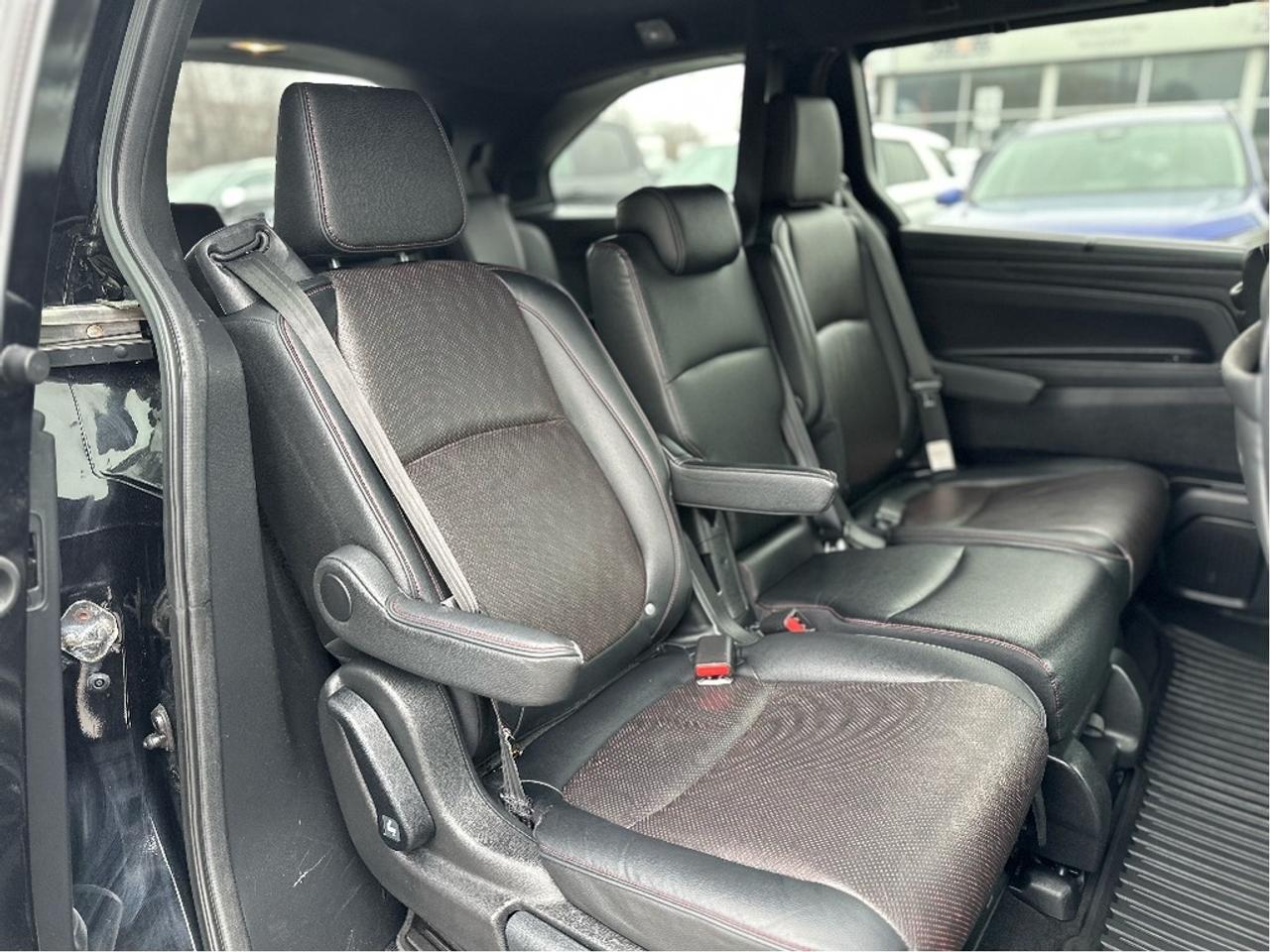 2023 Honda Odyssey Black Edition Photo