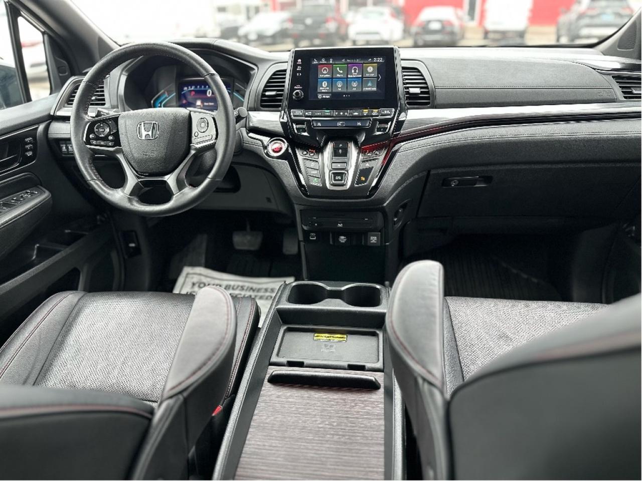 2023 Honda Odyssey Black Edition Photo