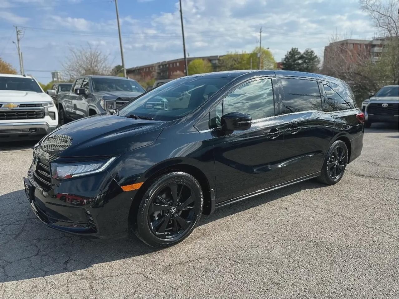 2023 Honda Odyssey Black Edition Photo2