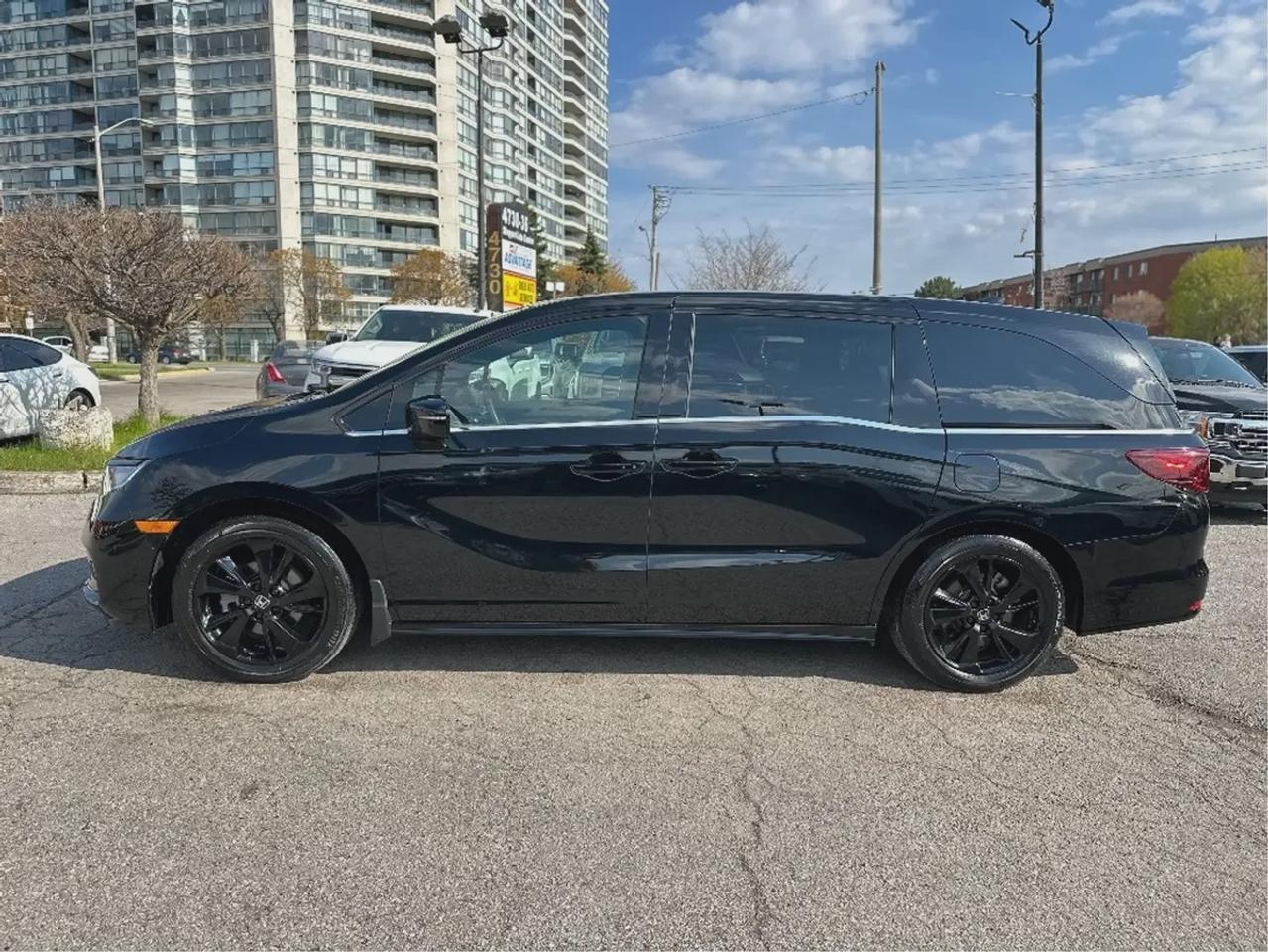 2023 Honda Odyssey Black Edition Photo