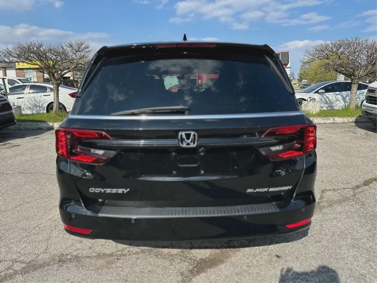 2023 Honda Odyssey Black Edition Photo