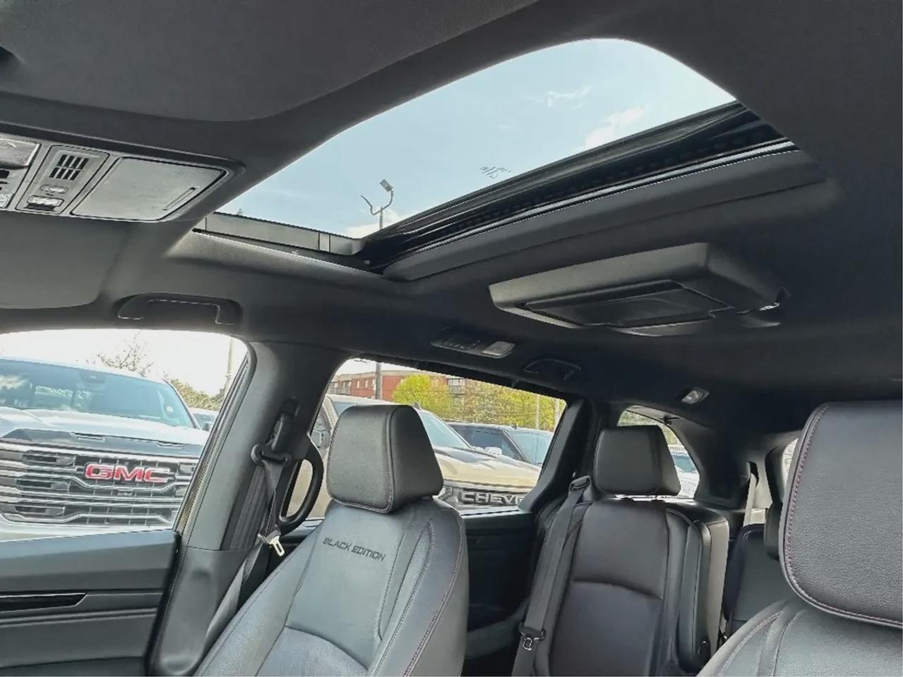 2023 Honda Odyssey Black Edition Photo