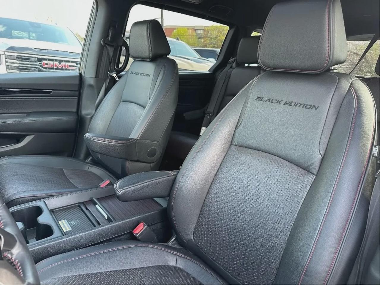2023 Honda Odyssey Black Edition Photo