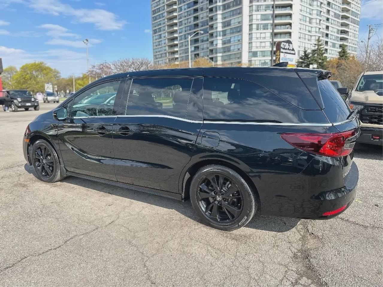 2023 Honda Odyssey Black Edition Photo