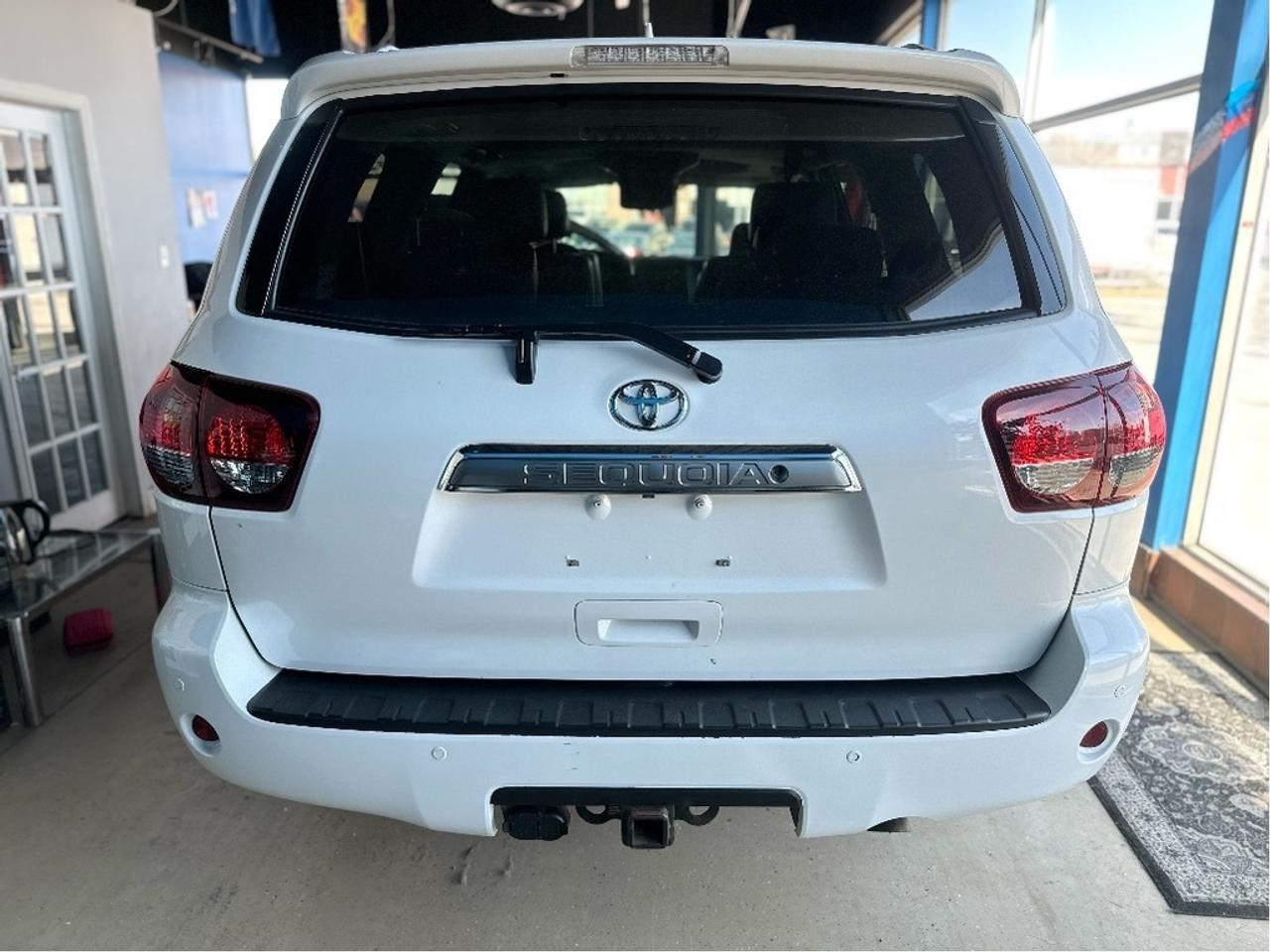 2019 Toyota Sequoia Plantium Photo4