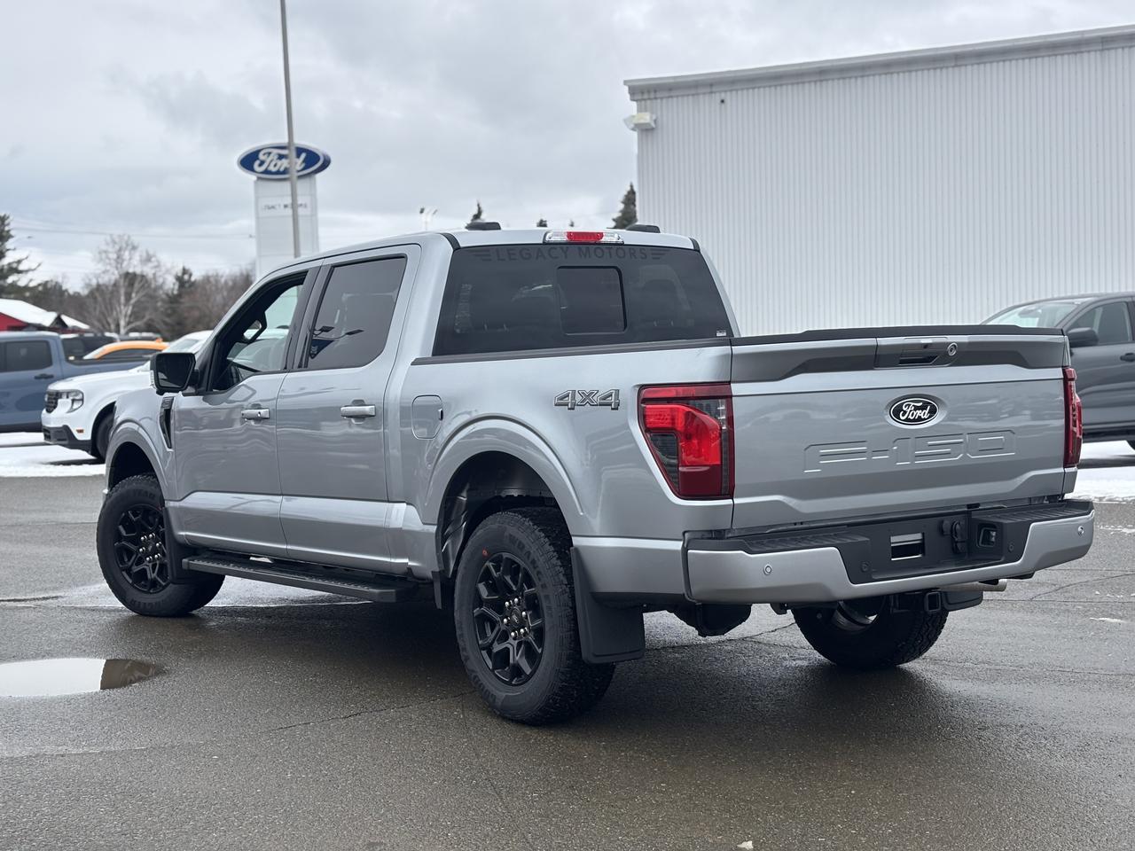 2026 Ford F-150 XLT Photo2