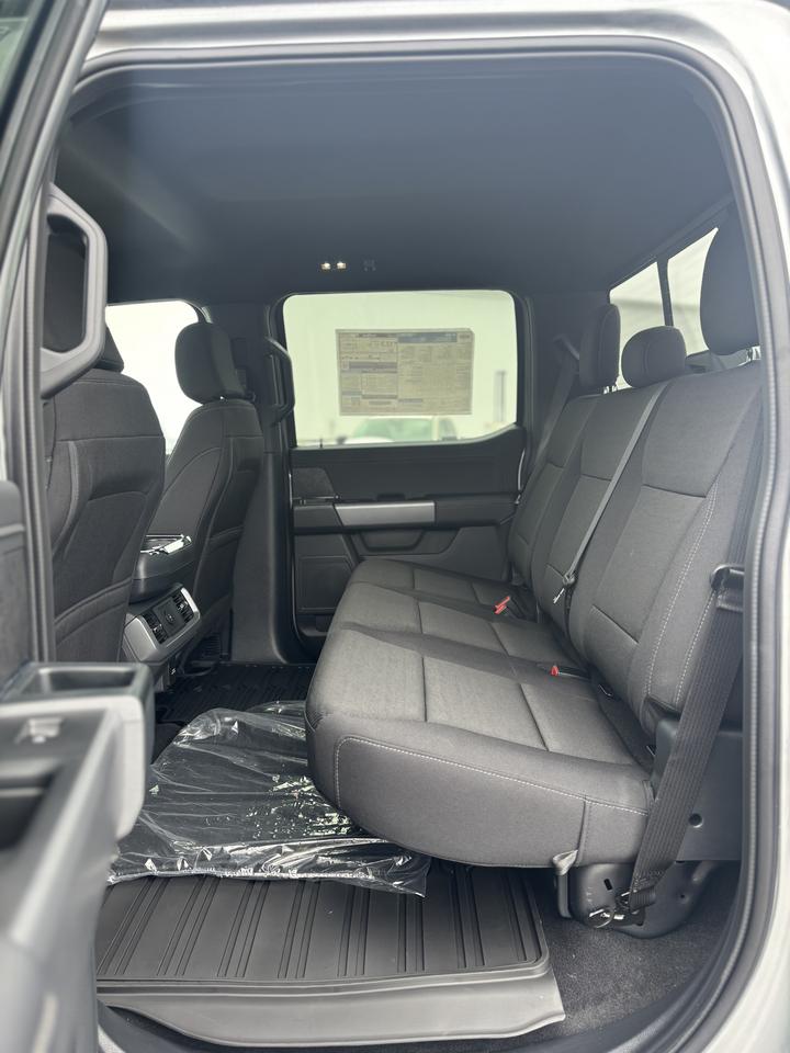 2026 Ford F-150 XLT Photo4