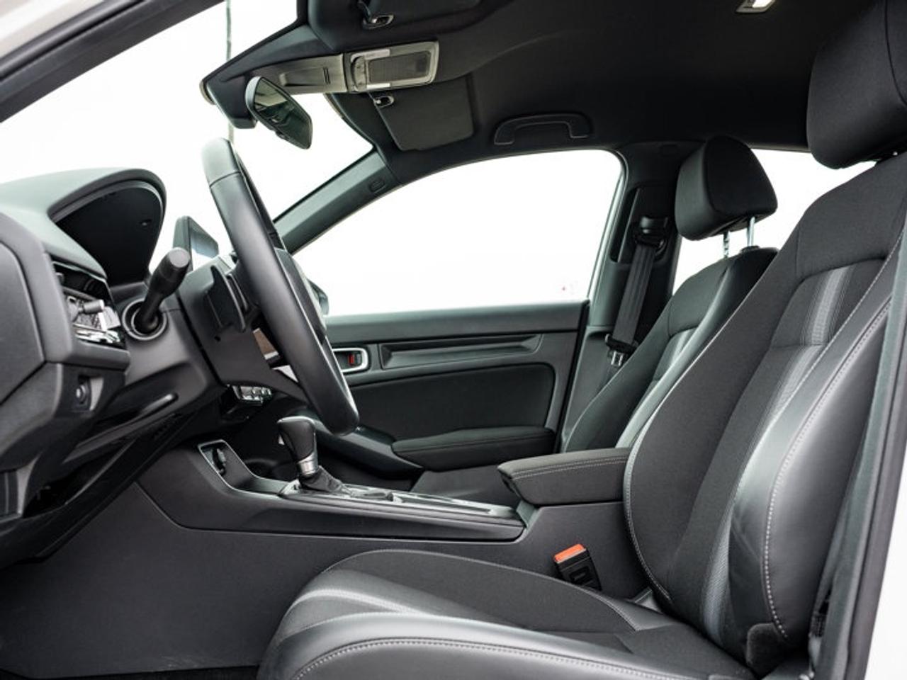 2025 Honda Civic Hatchback Sport Photo