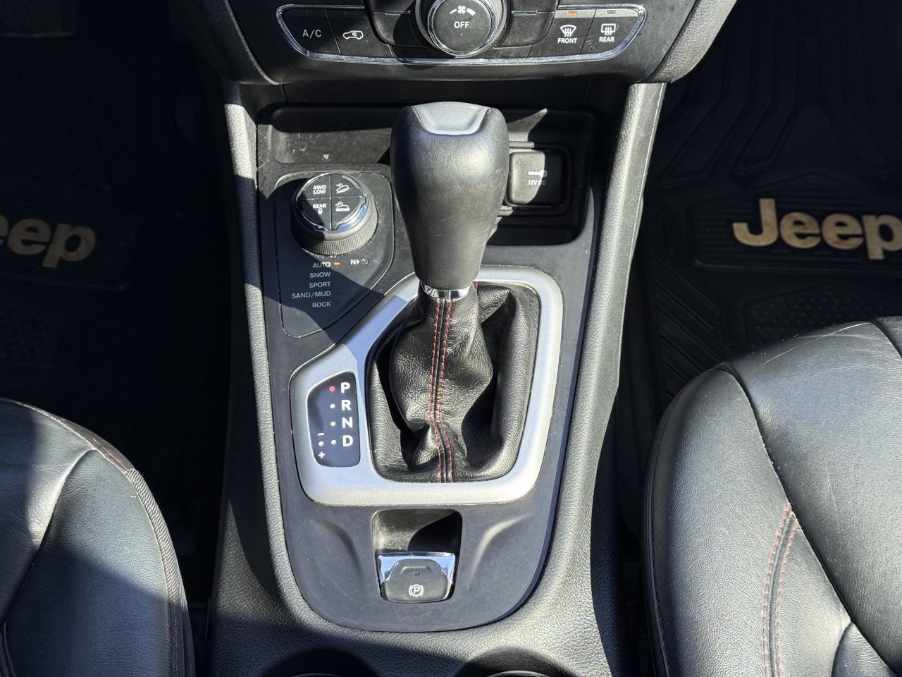 2016 Jeep Cherokee Trailhawk Photo