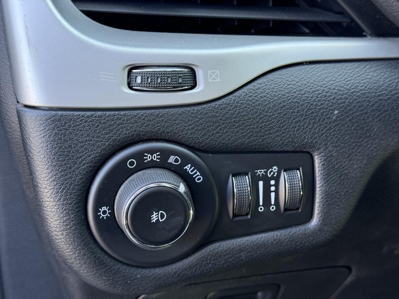 2016 Jeep Cherokee Trailhawk Photo