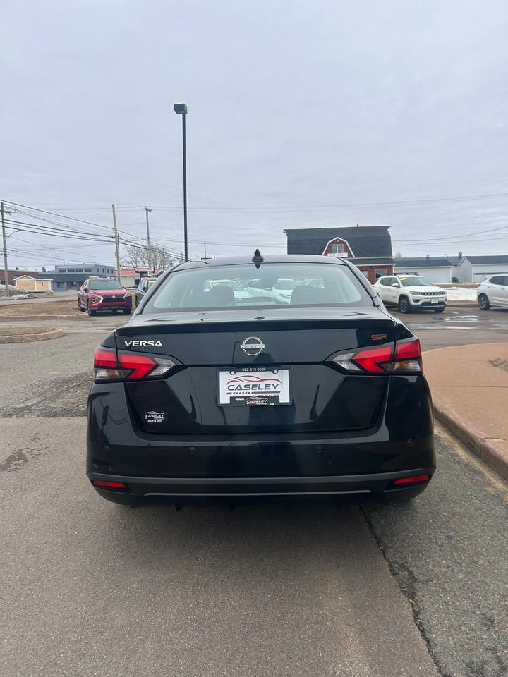 2024 Nissan Versa SR Photo4