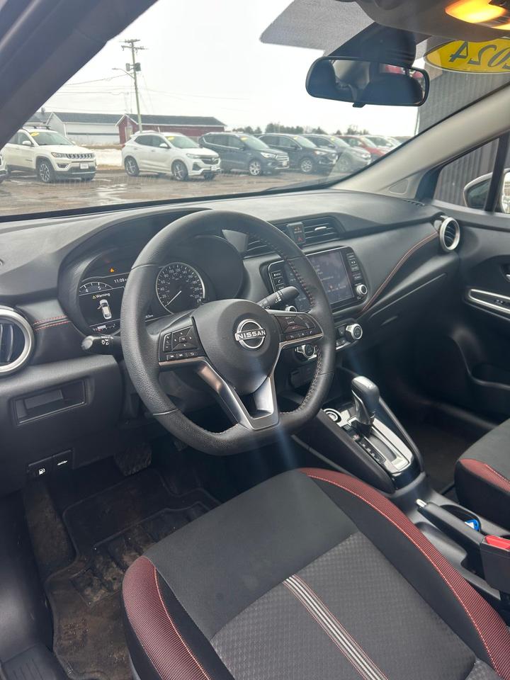 2024 Nissan Versa SR Photo