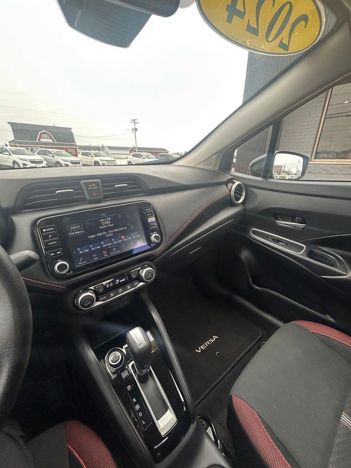 2024 Nissan Versa SR Photo