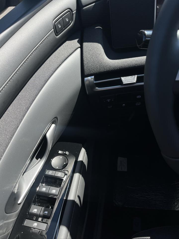 2026 Hyundai Tucson ULTIMATE HEV Photo