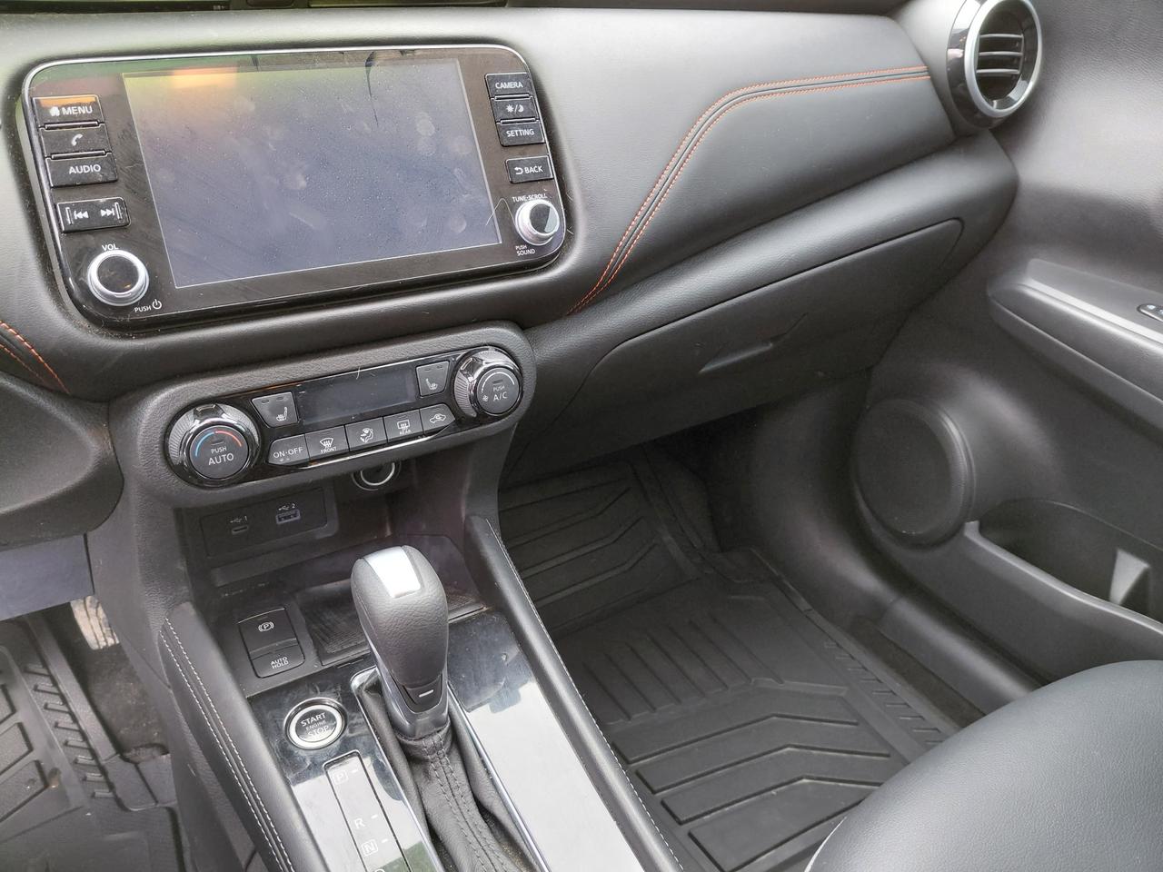 2022 Nissan Kicks SR Photo