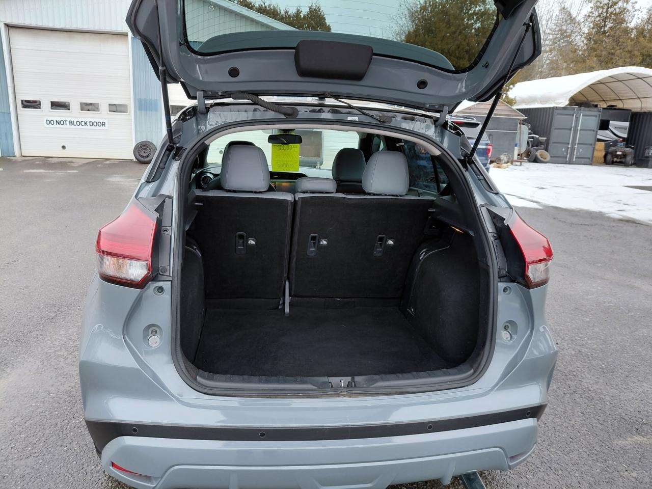 2022 Nissan Kicks SR Photo