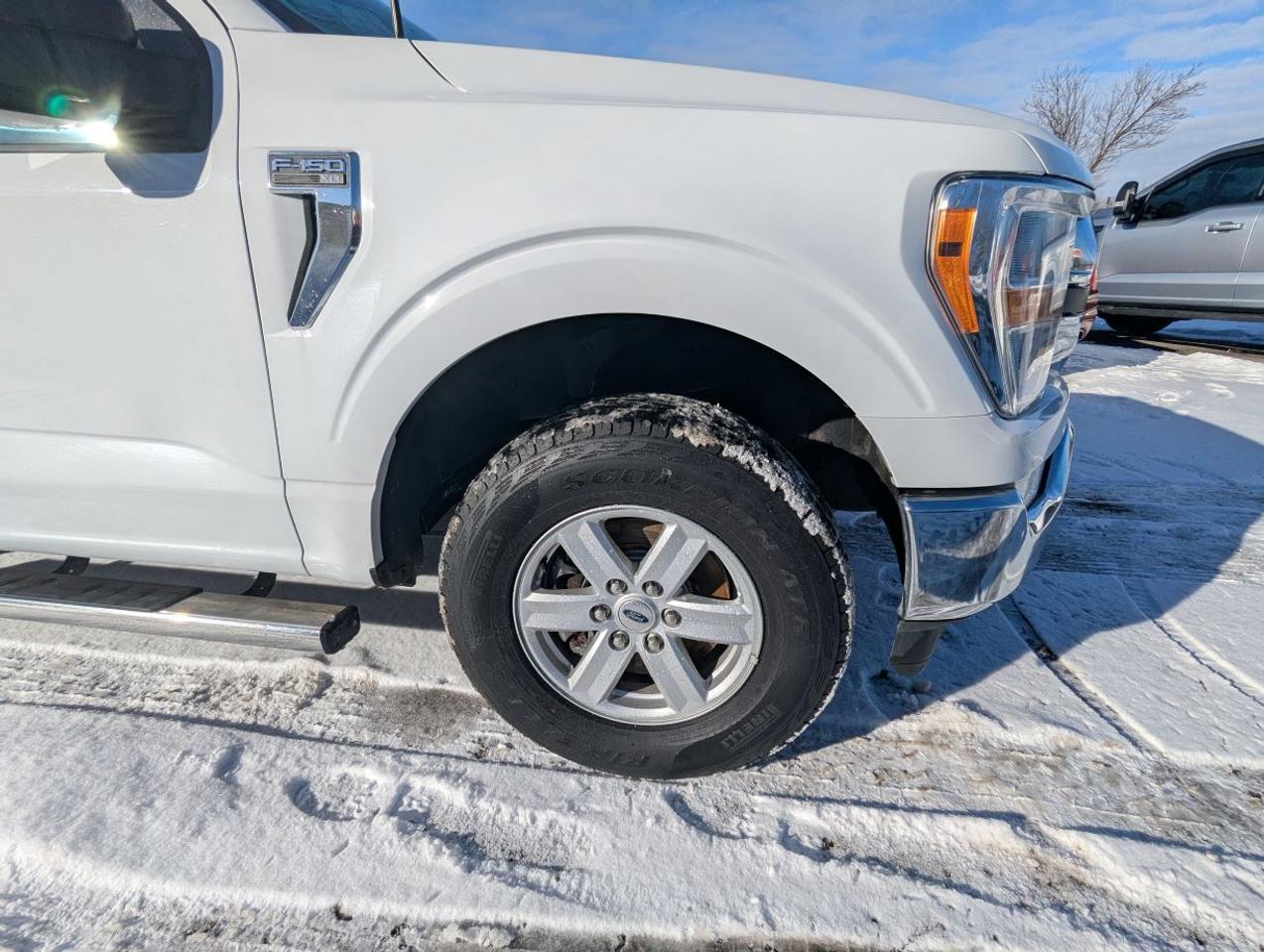 2022 Ford F-150 XLT SUPERCREW 4X4 WITH NAVIGATION!! Photo4