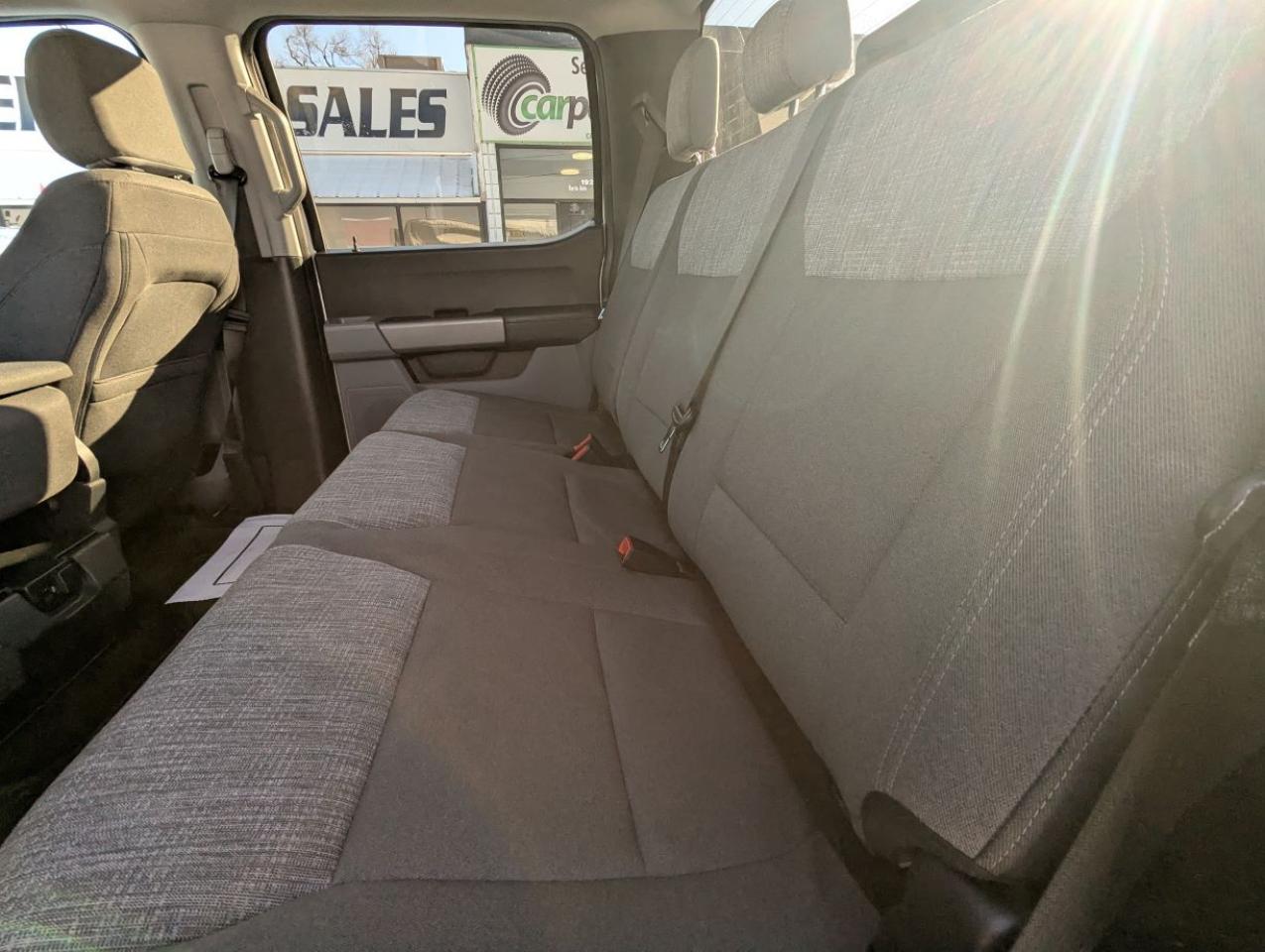 2022 Ford F-150 XLT SUPERCREW 4X4 WITH NAVIGATION!! Photo